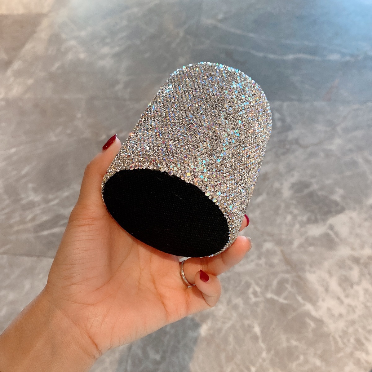 Cilindro organizador de brocha - Luxury Skincare And Makeup Brands reseña y precio