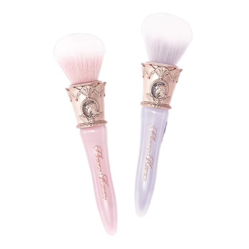 Brocha de Maquillaje de Lujo C - Luxury Skincare And Makeup Brands reseña y precio