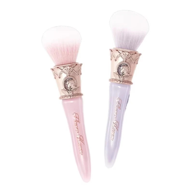Brocha de Maquillaje de Lujo C - Luxury Skincare And Makeup Brands reseña y precio